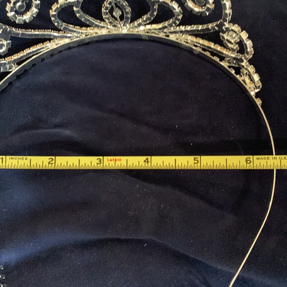 LARGE RHINESTONE TIARA - Picture 9 of 12